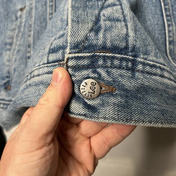 Vintage Lee Riveted Denim Trucker Jacket “Light Wash” - Picture 5 of 6